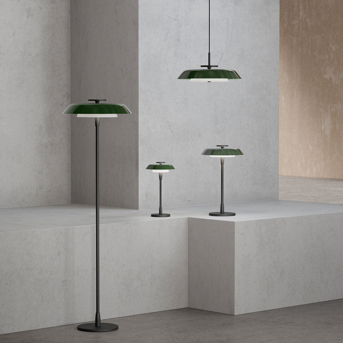 Bordslampa Horisont höjd 36,5 cm mattsvart/blank skogsgrön