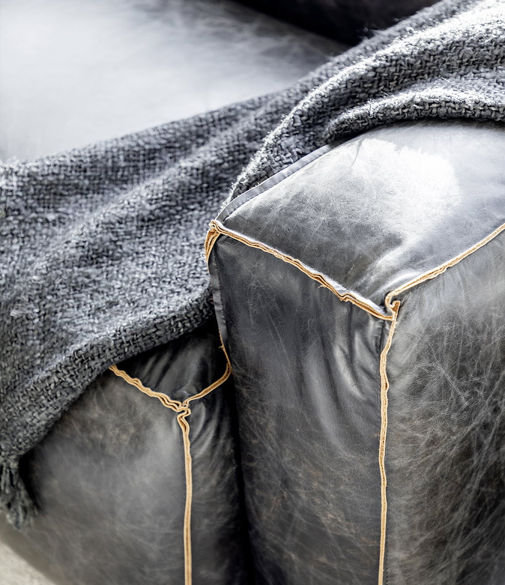 BUDDY 4-sits skinnsoffa