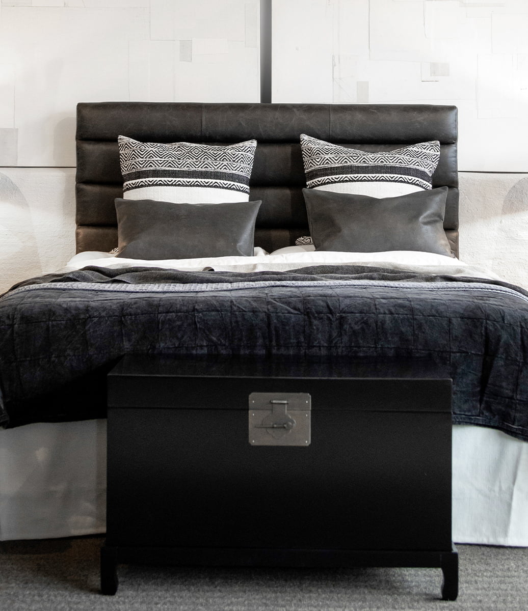 LISBON sänggavel i läder