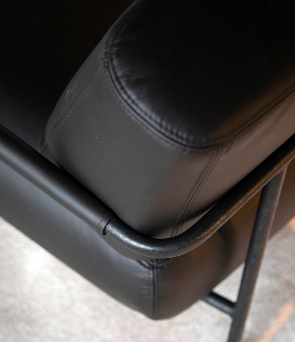 SINCLAIR skinnfåtölj