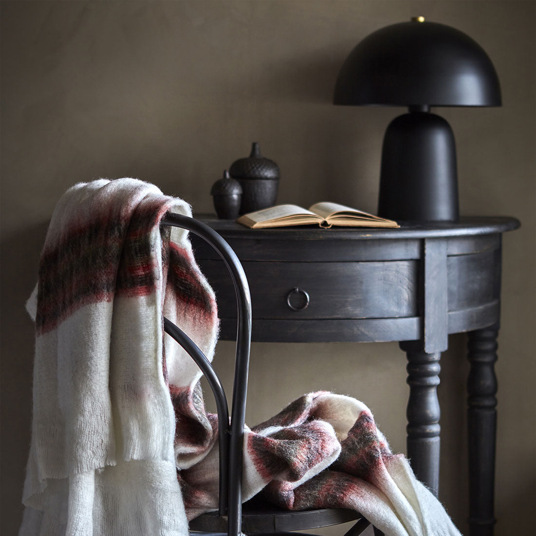 FUNGI Bordslampa S, Svart