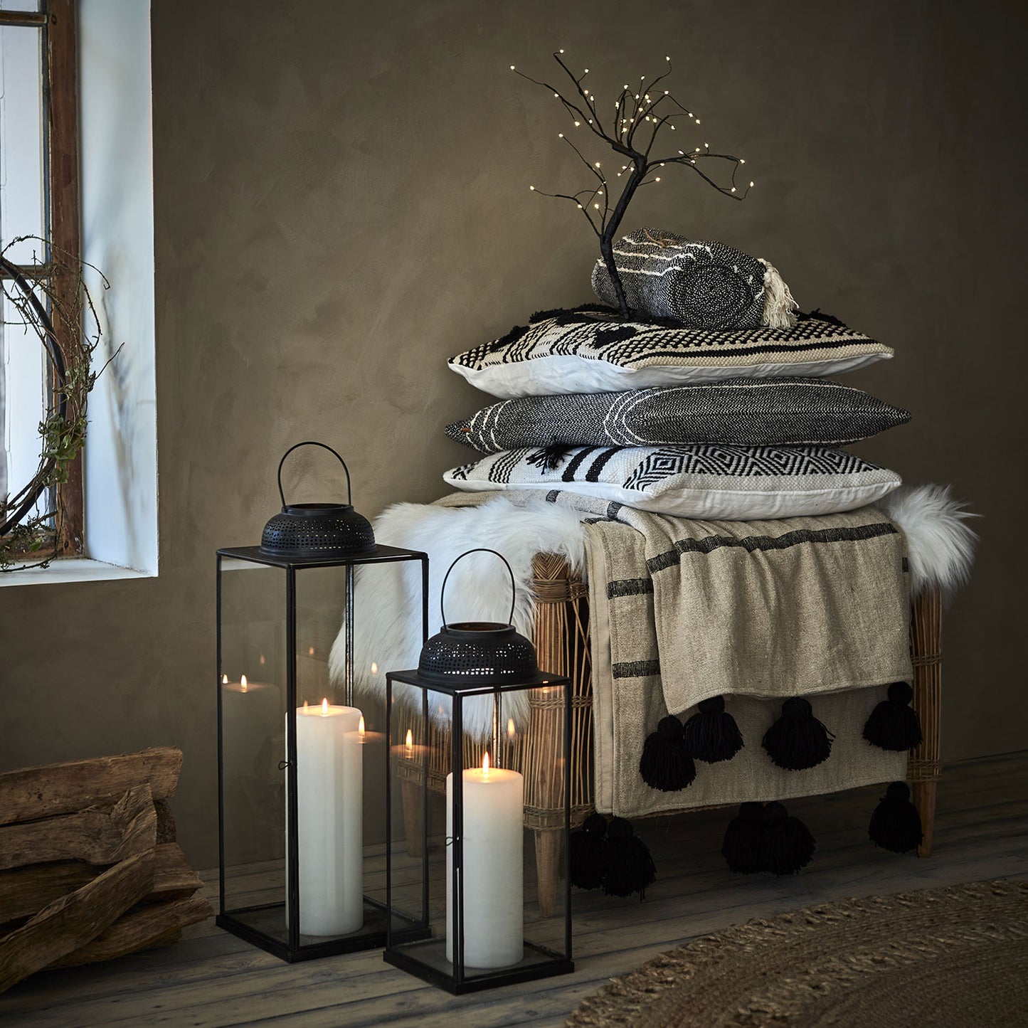 GLOW Träd med ljusslinga, 48 lampor, Svart