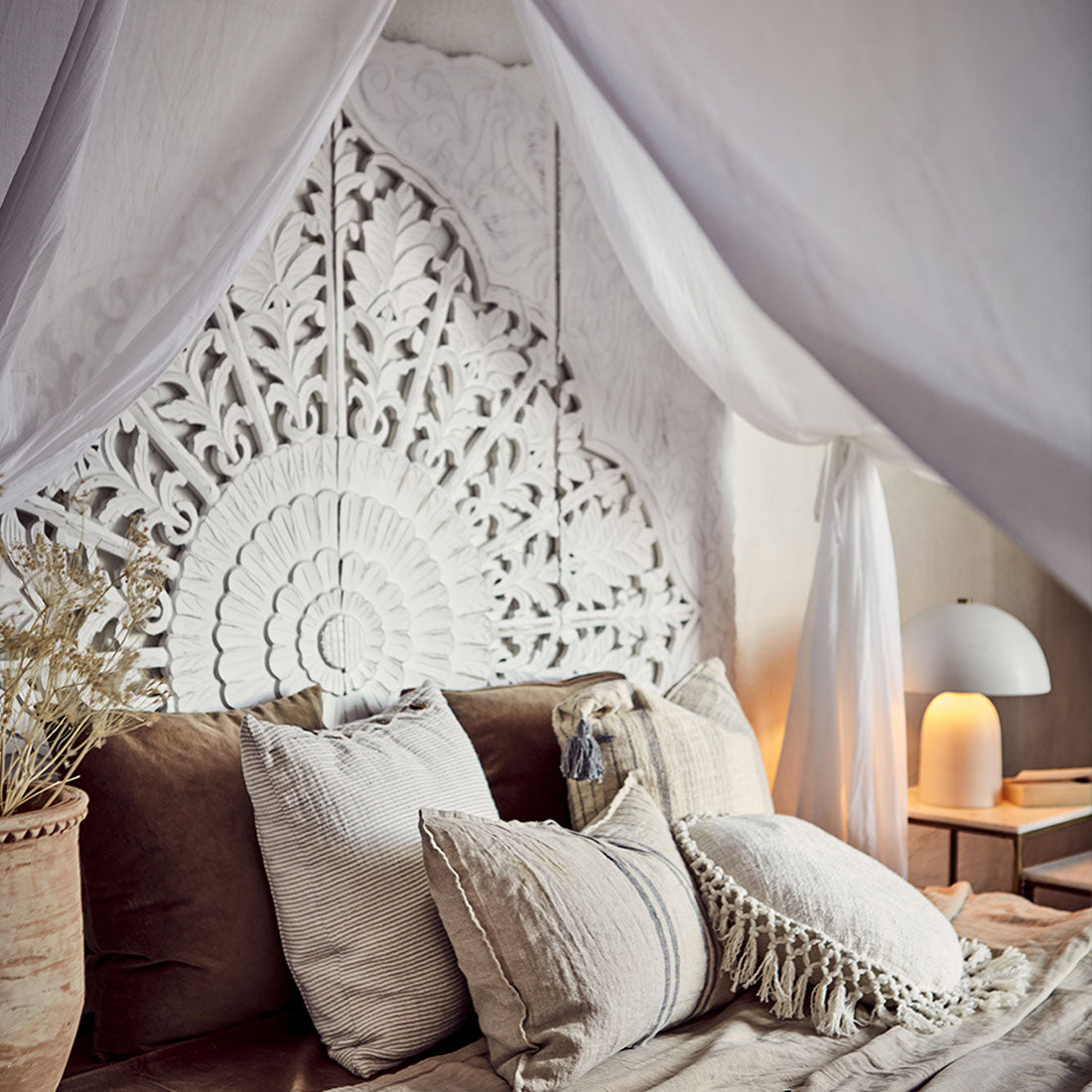 FUNGI Bordslampa M, Vit